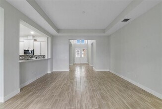 5218 Liberty Ln in Westlake, FL - Foto de edificio - Building Photo