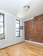 AVENUE B in New York, NY - Building Photo - Building Photo