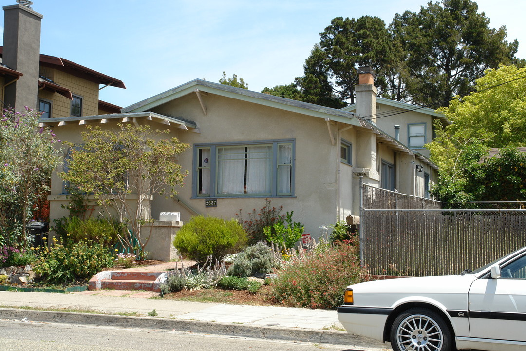 2637 Ellsworth St in Berkeley, CA - Foto de edificio