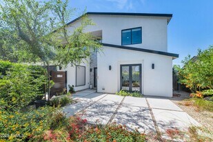 4413 E Turney Ave in Phoenix, AZ - Building Photo