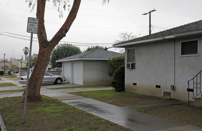 501 W 4th St in Ontario, CA - Foto de edificio - Building Photo