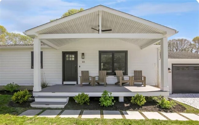 property at 44 Quannacut Rd