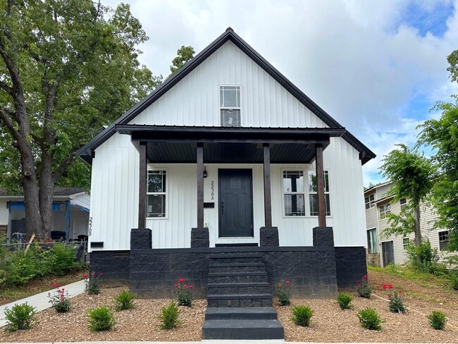2230 Lyon St in Batesville, AR - Building Photo - Building Photo