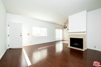 3727 Watseka Ave-Unit -102 in Los Angeles, CA - Building Photo - Building Photo