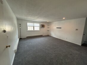 89 Pleasant St in Medfield, MA - Foto de edificio - Building Photo