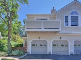 9 Teal Ln in Bedminster, NJ - Building Photo