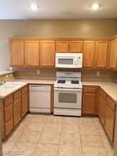 7983 Cook Islands Ct in Las Vegas, NV - Building Photo - Building Photo