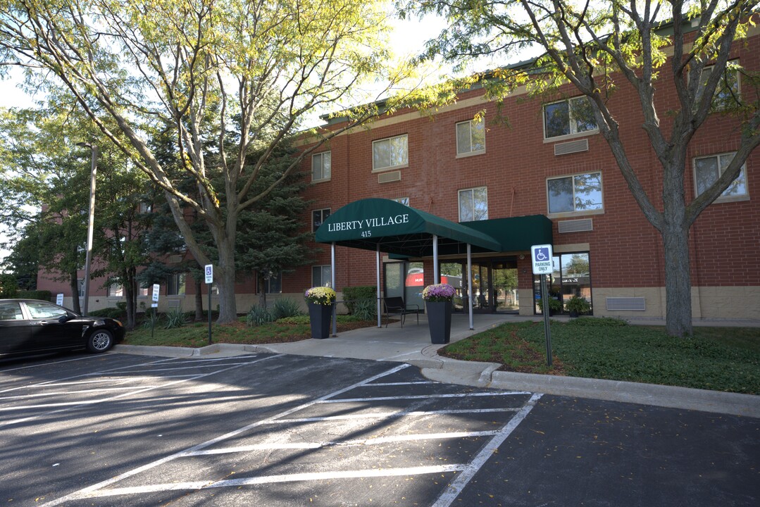 Liberty Village in Elmhurst, IL - Building Photo