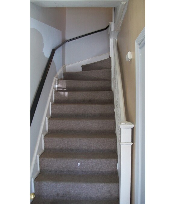 5 Chestnut St, Unit 2 in Marcus Hook, PA - Building Photo - Building Photo