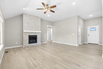 270 Hickory Hills St in Rogersville, MO - Building Photo - Building Photo