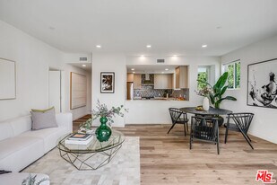 1101 S Bedford St in Los Angeles, CA - Building Photo