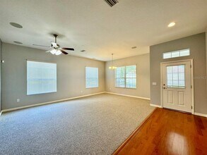 18205 Fall Creek Dr in Lutz, FL - Building Photo - Building Photo