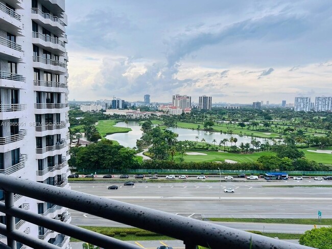 3300 NE 191st St, Unit 1711 in Aventura, FL - Building Photo - Building Photo