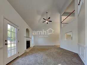 4608 Center Rock Ct in Winston-Salem, NC - Foto de edificio - Building Photo