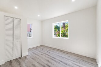 113 SE 8th Ave in Boynton Beach, FL - Building Photo - Building Photo