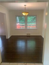 2380 Clairmont Rd in Atlanta, GA - Building Photo - Building Photo