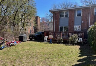 148 Thorndike St, Unit #148 in Brookline, MA - Foto de edificio - Building Photo