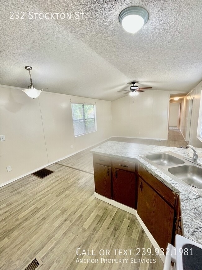 232 Stockton St in North Fort Myers, FL - Building Photo - Building Photo