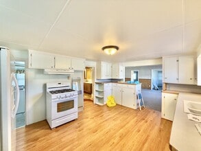 2107 W Avalon Rd in Janesville, WI - Building Photo - Building Photo