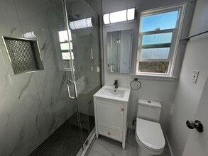 4106 Terrace St, Unit 5 in Oakland, CA - Building Photo - Building Photo