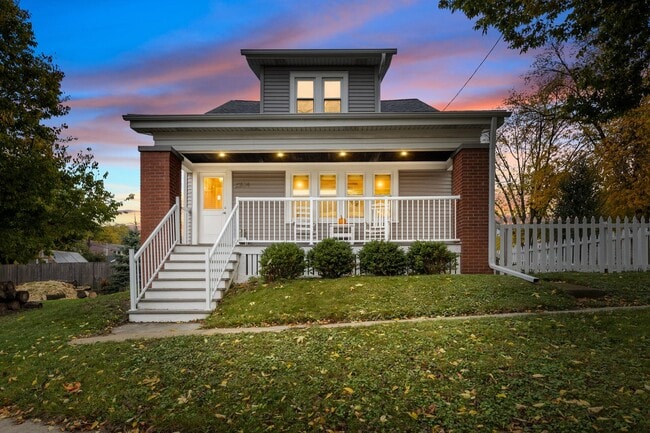 property at 3124 S Ellen St