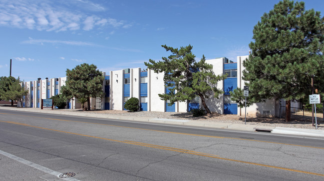 Casa Tranquilla Apartments in Albuquerque, NM - Building Photo - Building Photo