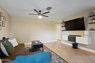 9020 W Highland Ave in Phoenix, AZ - Building Photo - Building Photo