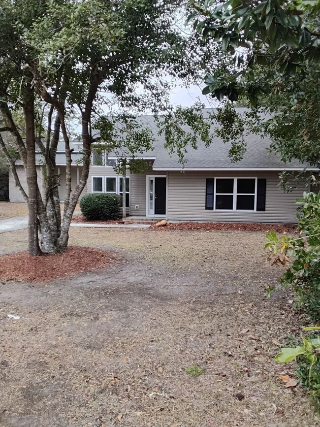 property at 212 Oak Grove Cir