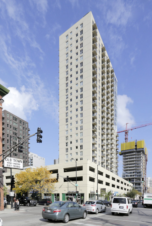 La Salle Private Residences in Chicago, IL - Building Photo