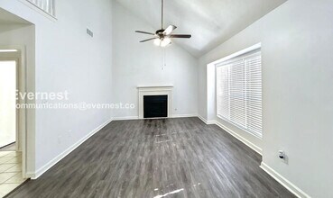 5044 Donnell Way in Decatur, GA - Foto de edificio - Building Photo