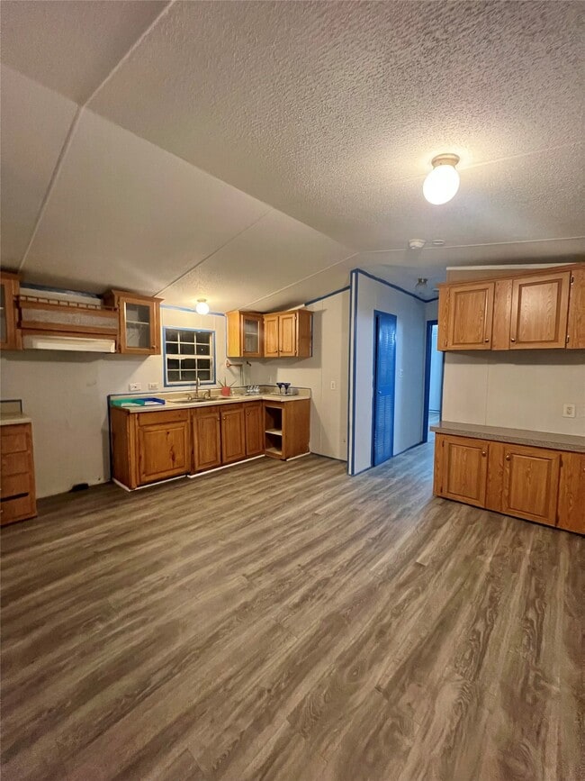 2525 Oyster Creek Bend in Freeport, TX - Building Photo - Building Photo