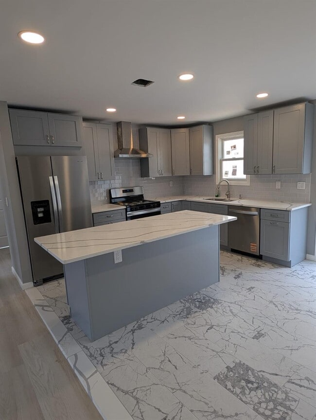 property at 5 Beaulieu Ct