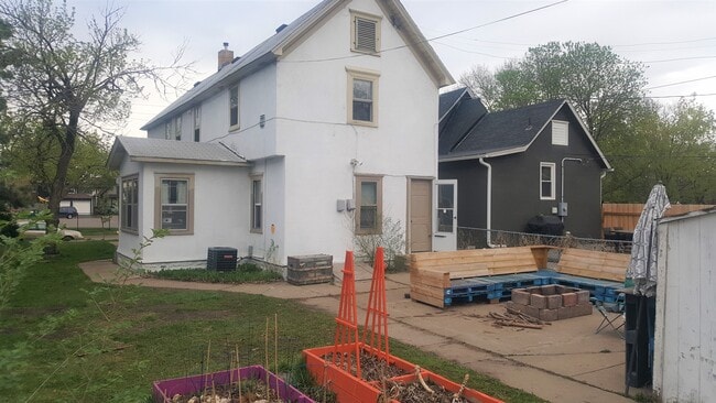 1715 6th St NE, Unit #2 in Minneapolis, MN - Foto de edificio - Building Photo