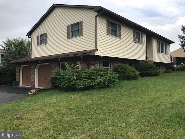 202 Grant St in Ephrata, PA - Building Photo
