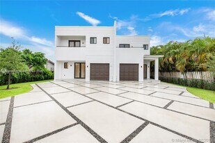 824 SW 74th Ct in Miami, FL - Building Photo