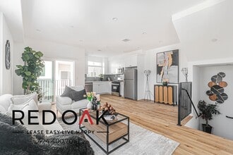 11950 Vanowen St in Los Angeles, CA - Building Photo - Building Photo