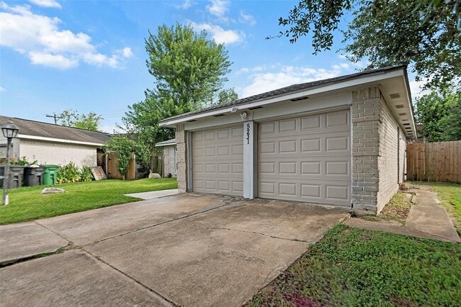 5231 Wickview Ln in Houston, TX - Building Photo - Building Photo