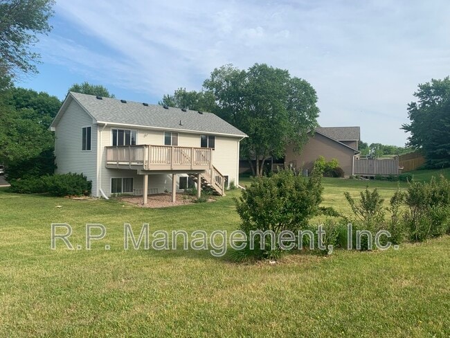 9680 Bluegill Bay in Woodbury, MN - Building Photo - Building Photo