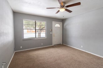 1708 Cimarron Trail in Wichita Falls, TX - Building Photo - Building Photo