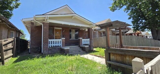 property at 2024 Federal Blvd