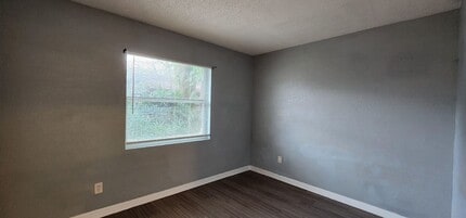 1714 E Idell St in Tampa, FL - Building Photo - Building Photo