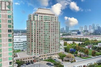 11 Lee Centre Dr in Toronto, ON - Building Photo - Building Photo