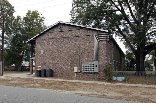 1925 Grayson St in North Charleston, SC - Building Photo - Building Photo