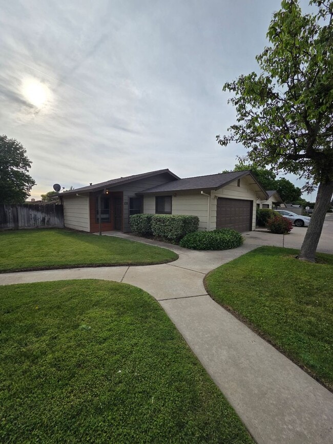 property at 3180 N Walnut Rd