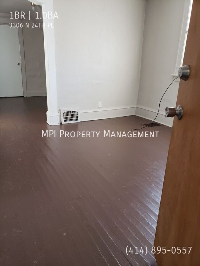 3306 N 24th Pl in Milwaukee, WI - Building Photo - Building Photo