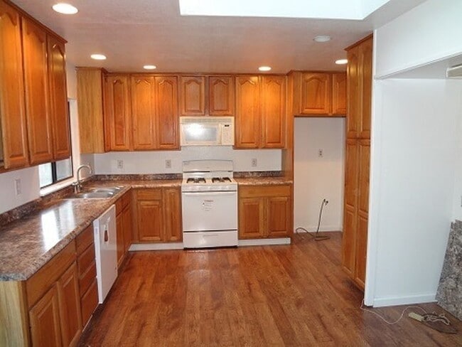 6912 Brookhaven Way in Citrus Heights, CA - Building Photo - Building Photo