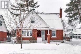 472 Woodland Ave in Ottawa, ON - Building Photo