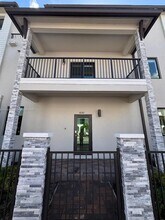 4281 NW 83rd Ave in Doral, FL - Building Photo - Building Photo
