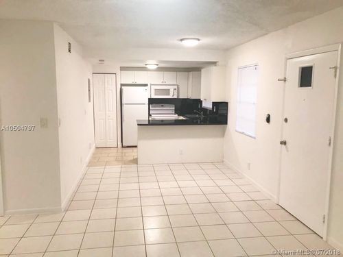 2525 Polk St-Unit -1A in Hollywood, FL - Building Photo - Building Photo