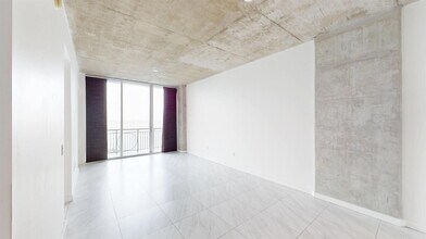 300 S Australian Ave, Unit 529 in West Palm Beach, FL - Building Photo - Building Photo